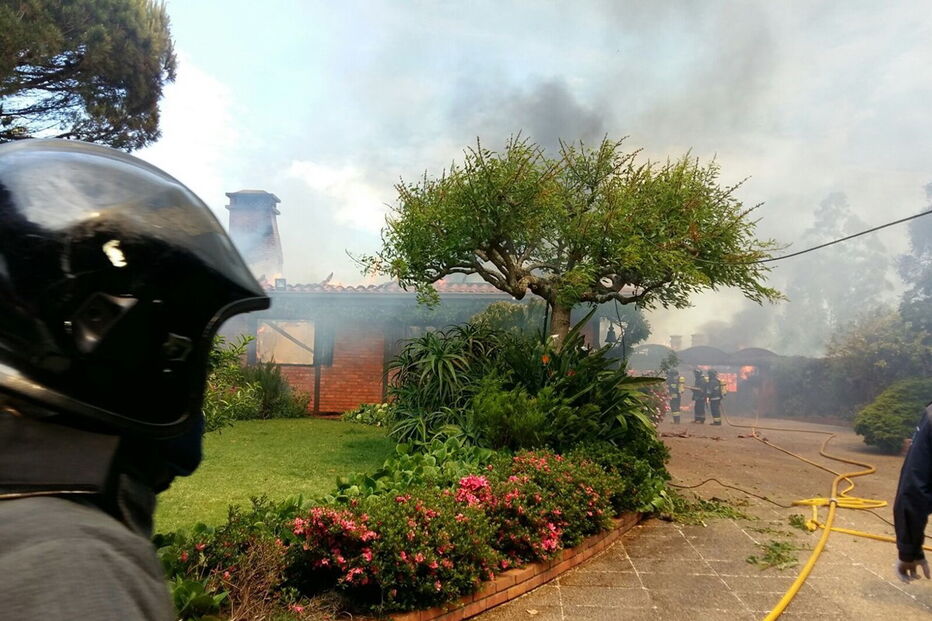 Casa de luxo em Vila Nova de Gaia foi completamente destruída pelas chamas