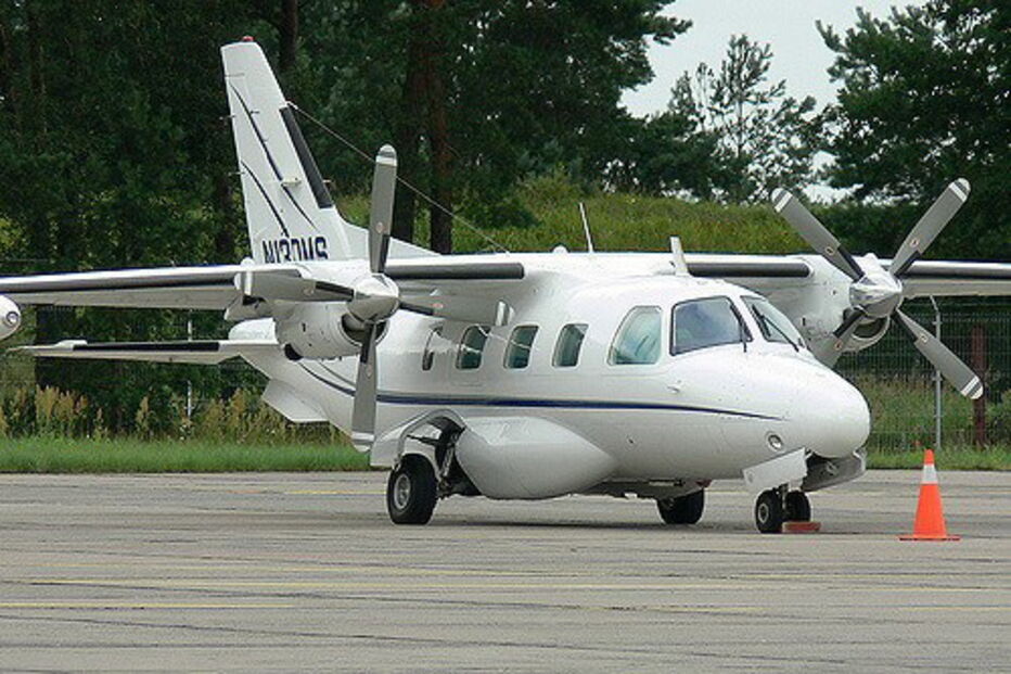 Família seguia em aeronave MU-2B ao largo das Bahamas