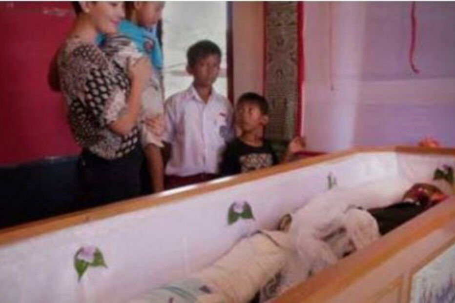 Indonésia, morte, cadáver, avó, morto, 10 anos, família, funeral, tradição, crença