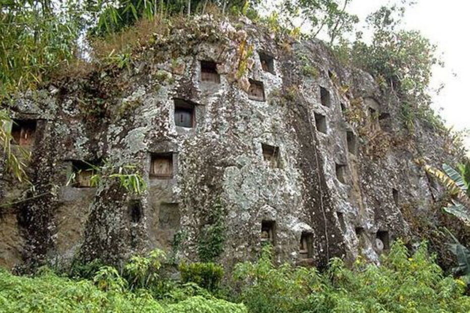 2017-05-17_17_26.11 túmulos, ricos, Tana Toraja, Indonésia.JPG