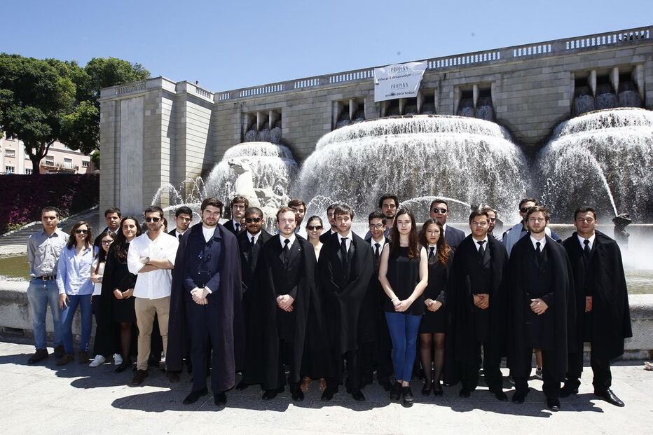 Propina Zero, Federação Académica do Porto, Assembleia da República, João Rodrigues, Constituição, Lisboa, Alexandre Amado, presidente da Associação Académica de Coimbra, Universidade do Algarve, Universidade de Évora, educação, universidades