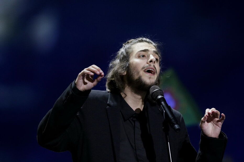 Salvador Sobral, de 27 anos, conquistou a Eurovisão com o tema ‘Amar pelos Dois’, da autoria da sua irmã, Luísa Sobral  