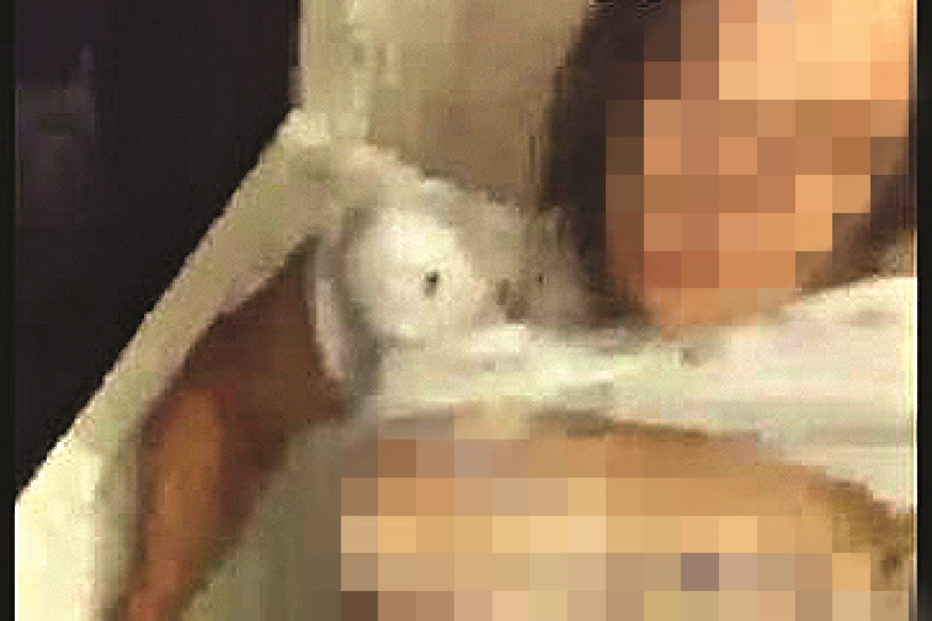 Aluna ficou quase nua e diz que não autorizou a filmagem e a partilha do vídeo