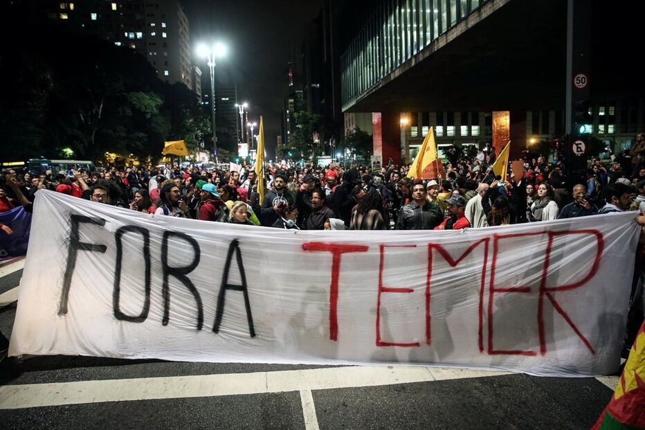 Em São paulo, centenas de pessoas saíram à rua para exigir a demissão de Temer