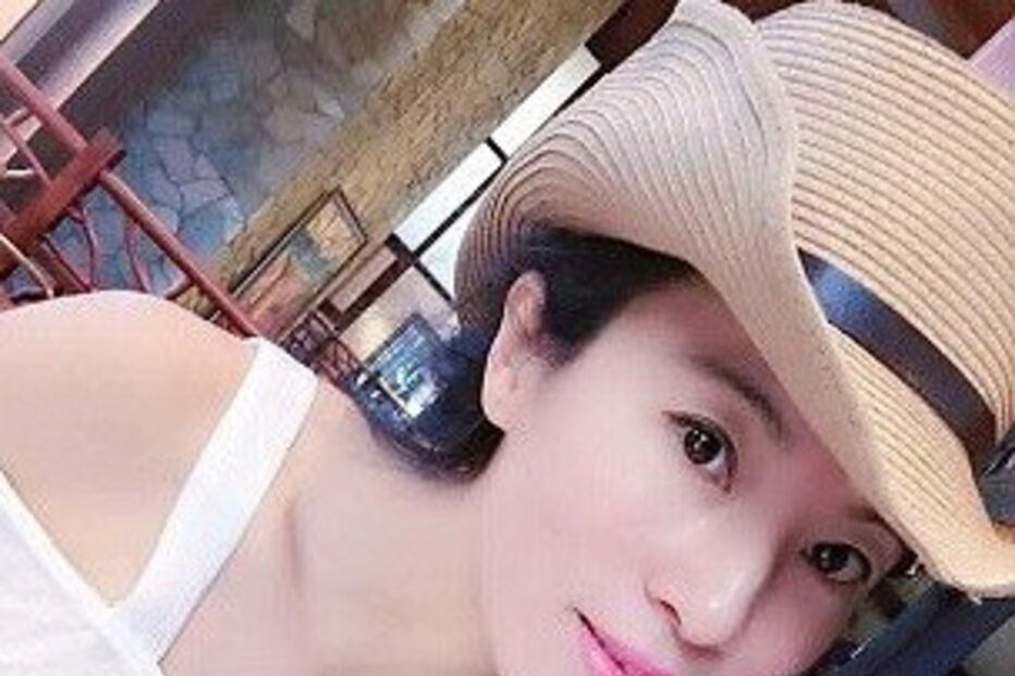 Chinesa é comparada com namorada do filho por parecer jovem