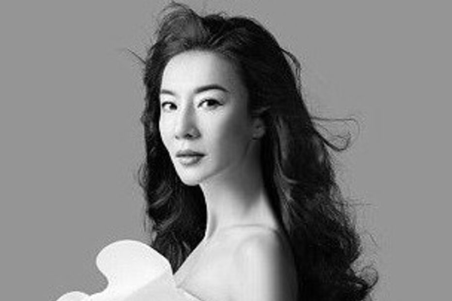 Chinesa é comparada com namorada do filho por parecer jovem