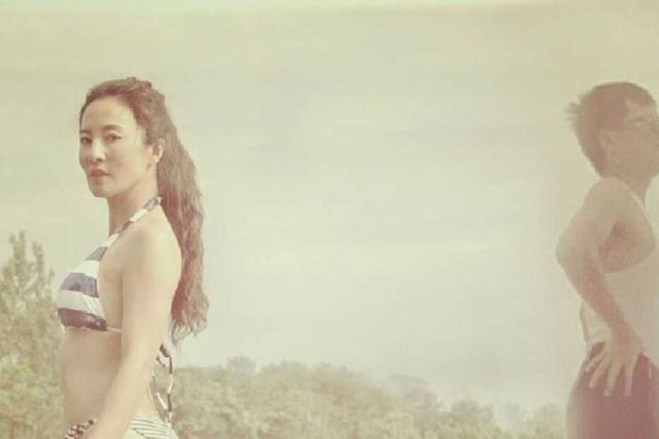 Chinesa é comparada com namorada do filho por parecer jovem