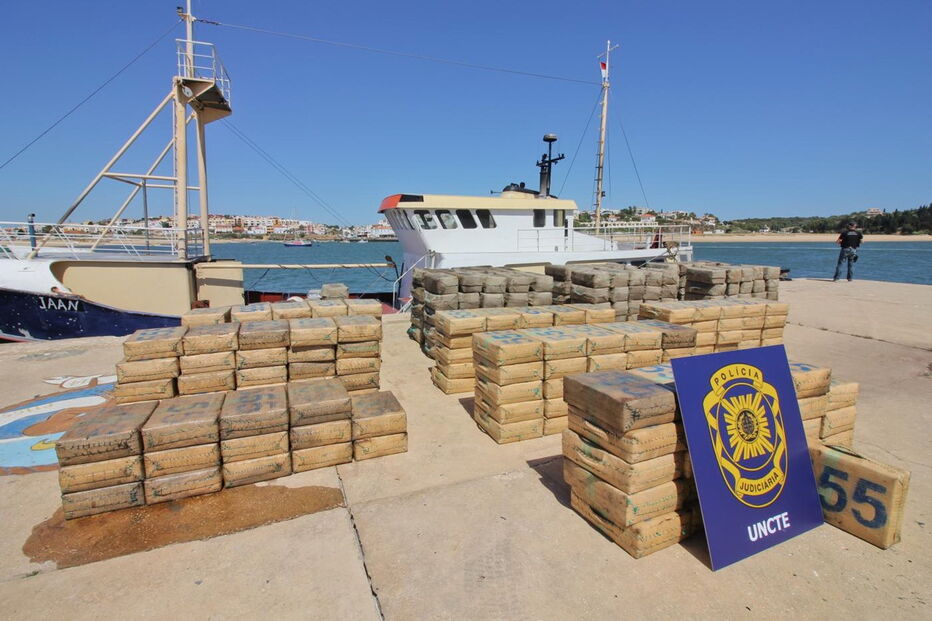 10 toneladas de haxixe apreendidas num barco no Mediterrâneo