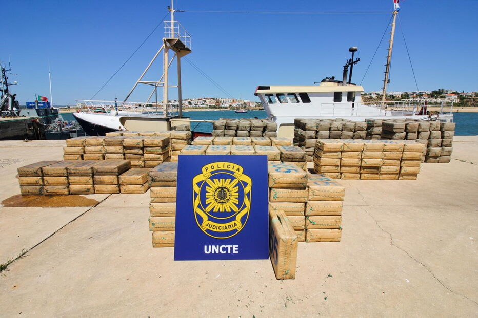 10 toneladas de haxixe apreendidas num barco no Mediterrâneo
