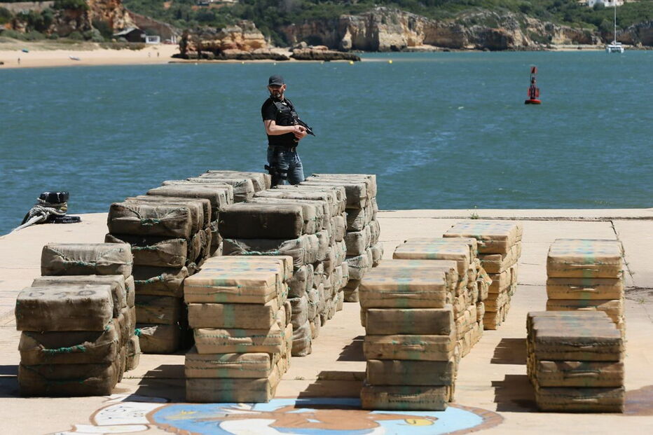 10 toneladas de haxixe apreendidas num barco no Mediterrâneo