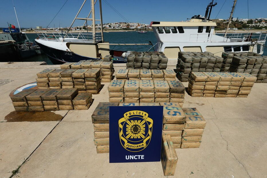10 toneladas de haxixe apreendidas num barco no Mediterrâneo