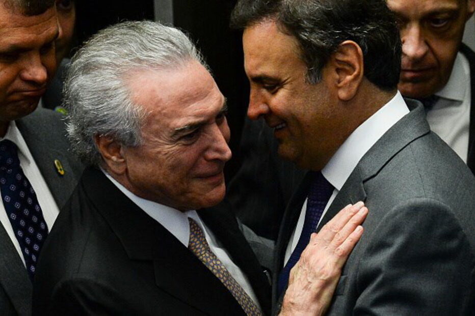 O presidente do Brasil Michel Temer com o senador Aécio Neves