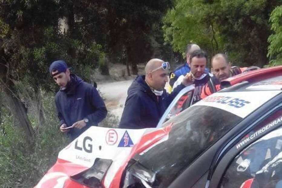 Carro do piloto José Pedro Fontes ficou destruído em despiste no Rali de Portugal