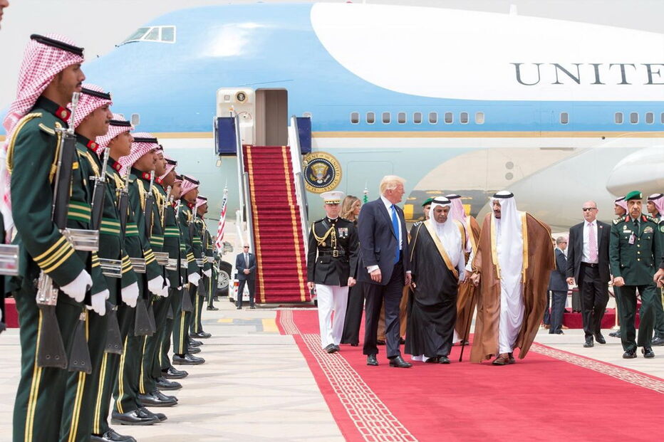 Trump, Melania, Arábia Saudita, chegada, presidente, Estados Unidos da América