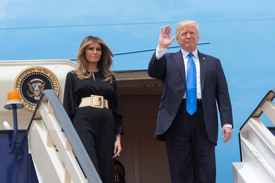 Trump e Melania foram recebidos na Arábia Saudita pelo rei Al Saud