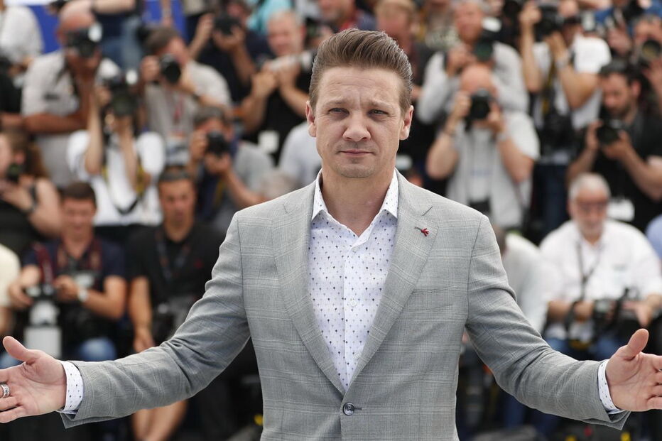 2017-05-20_17_02.53 Jeremy Renner at the 70th annual Cannes.jpg