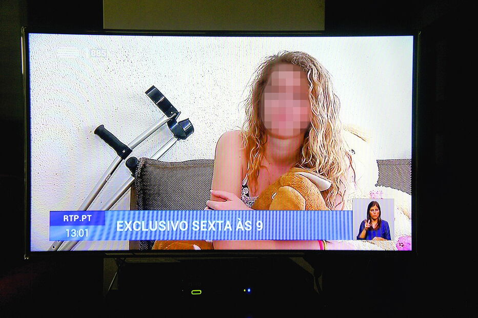 Irina Kornutyi só apareceu com o rosto desfocado na entrevista ao ‘Sexta às 9’, da RTP 1. Antes surgiu sem proteção