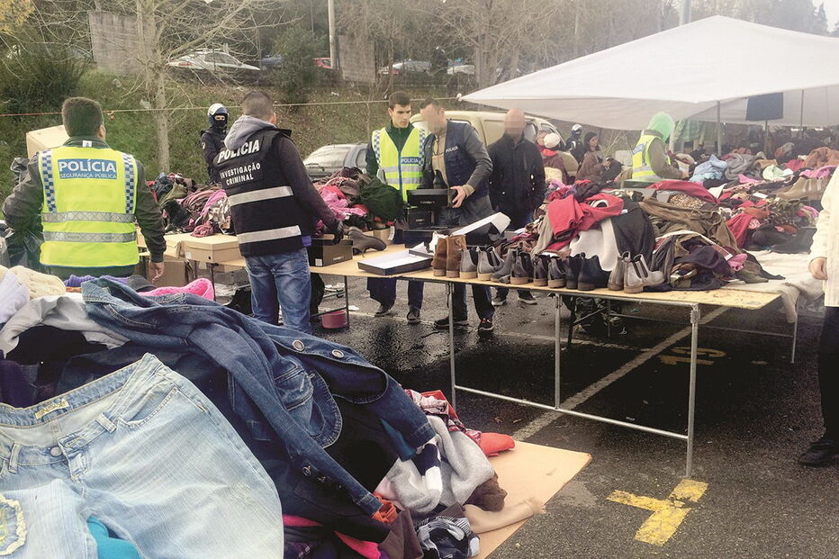 Roupa e calçado contrafeitos foram aprendidos entre 2011 e 2013, após buscas a casas e veículos