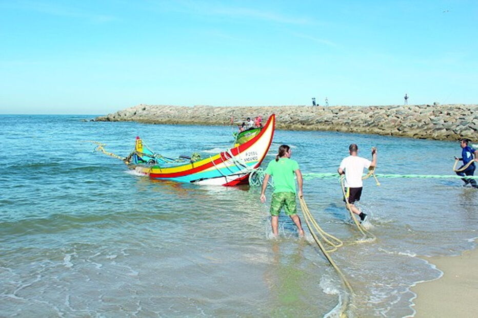 Barco afundou na praia de Espinho 