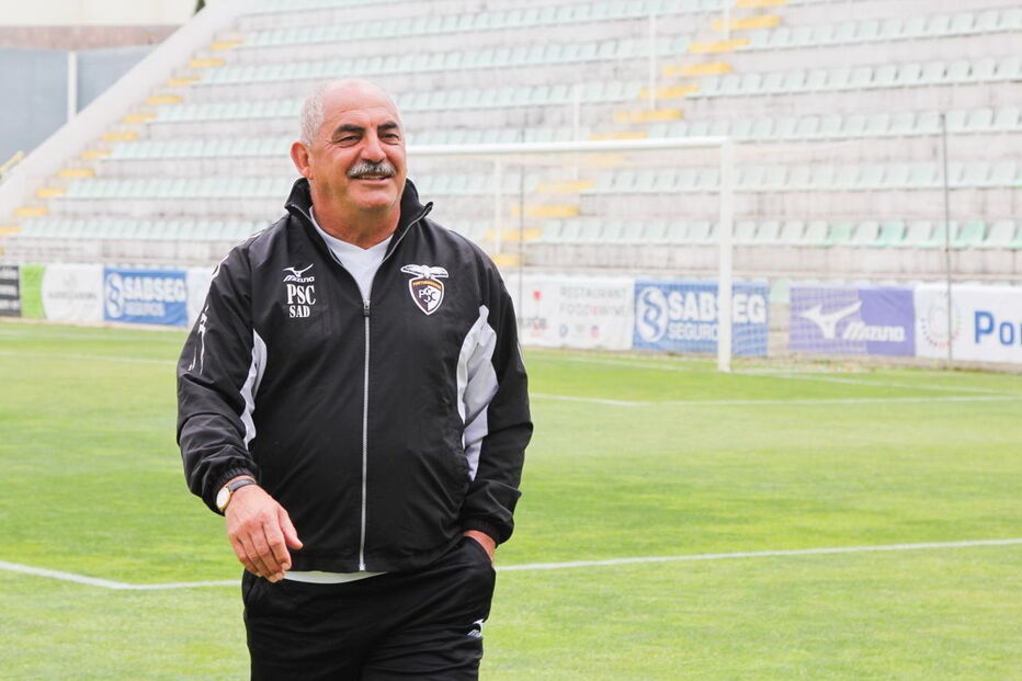 Vítor Oliveira levou o Portimonense ao título da II Liga