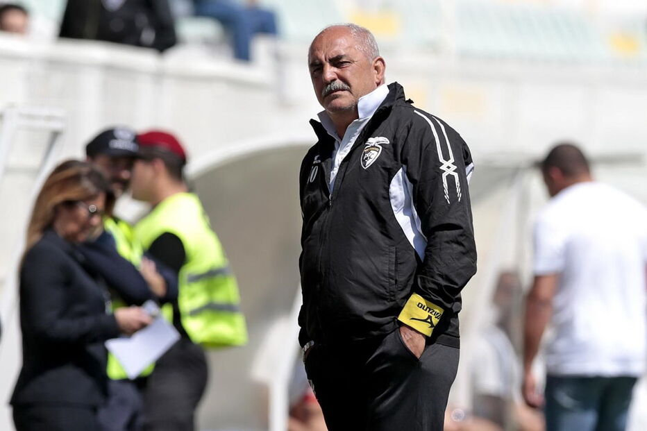 Vítor Oliveira levou o Portimonense ao título da II Liga