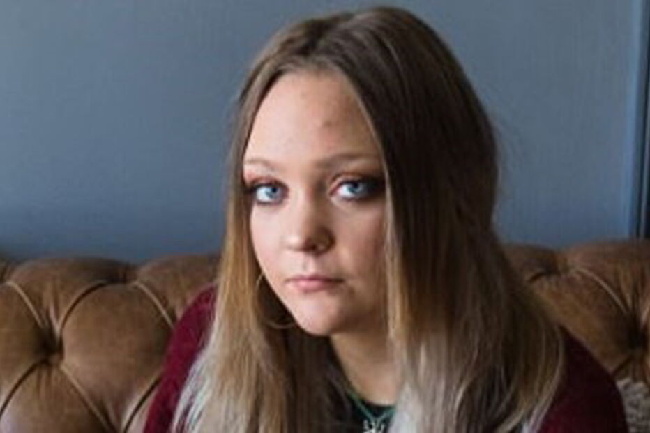 Lillian Constantine, grava violador