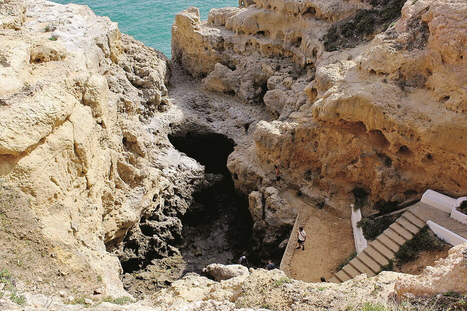 Holandês foi encontrado sem vida no fundo duma falésia, junto ao Algar Seco, no Carvoeiro 