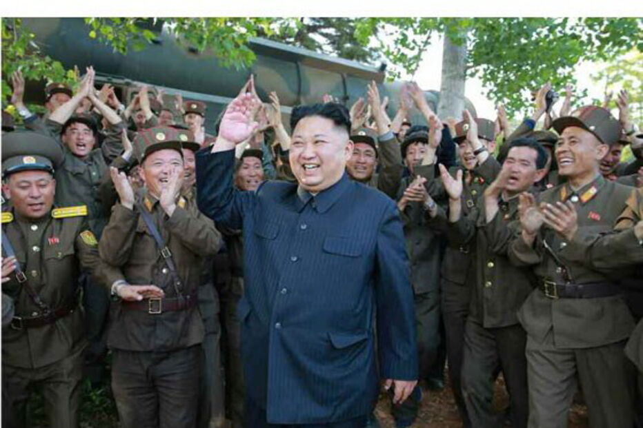 Míssil norte-coreano revela fotografias da Terra