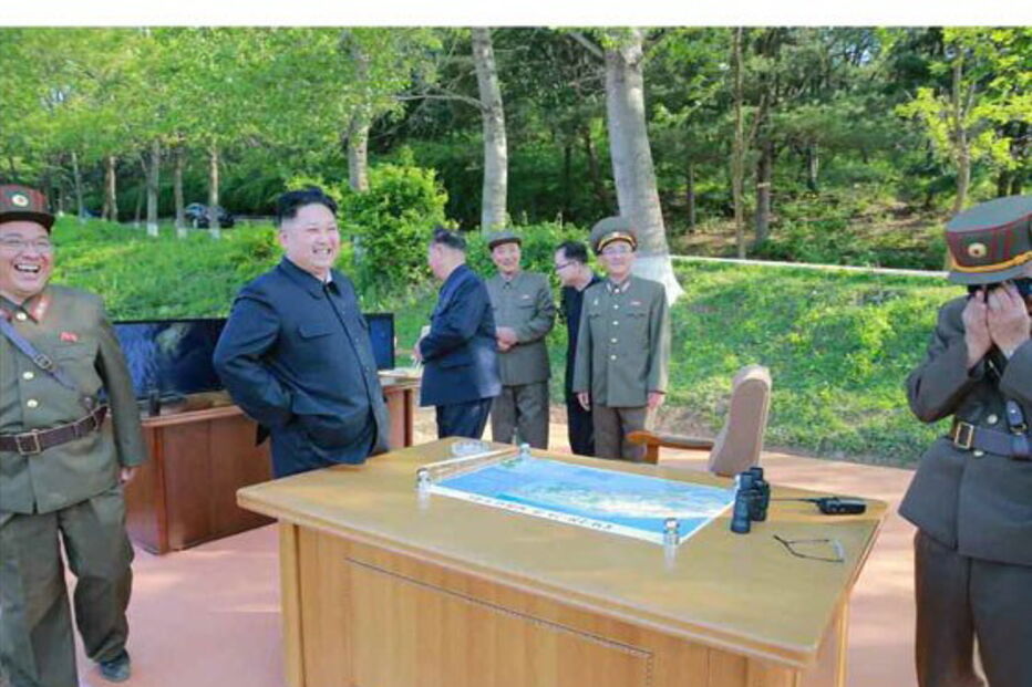 Míssil norte-coreano revela fotografias da Terra