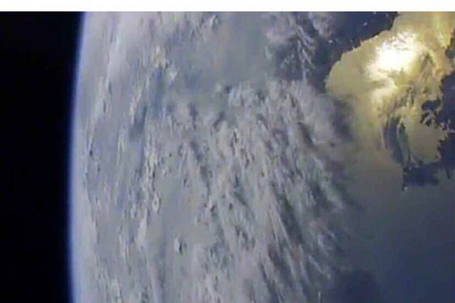 Míssil norte-coreano revela fotografias da Terra