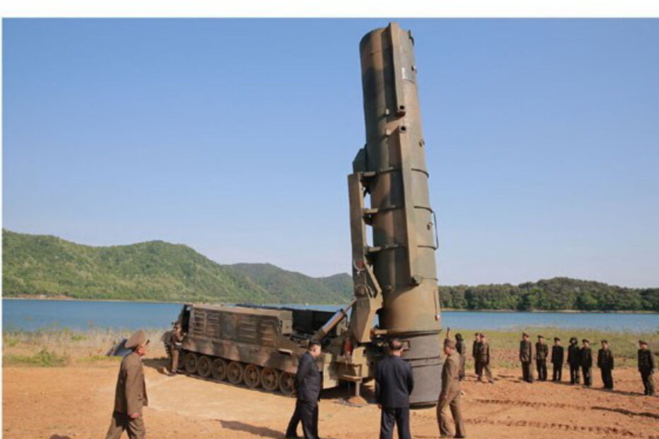 Míssil norte-coreano revela fotografias da Terra