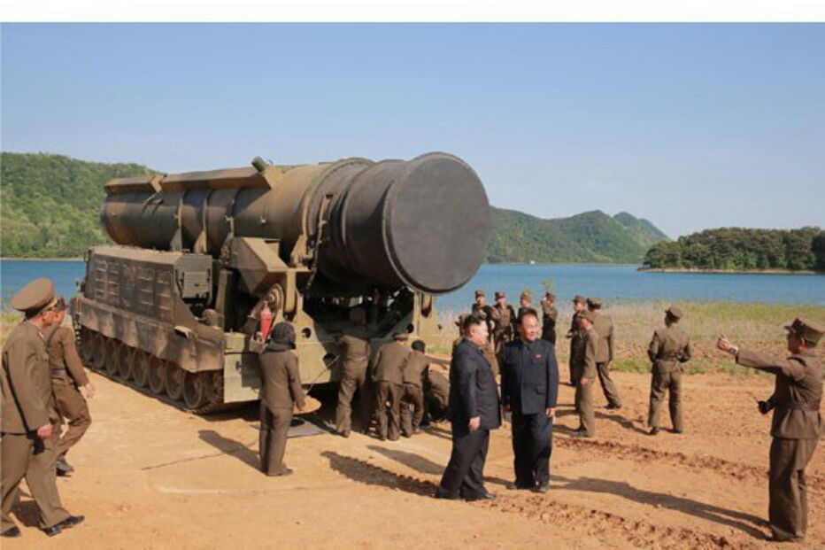 Míssil norte-coreano revela fotografias da Terra