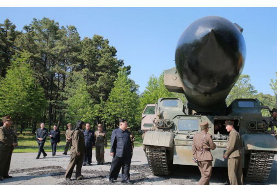 Míssil norte-coreano revela fotografias da Terra