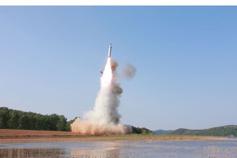 Míssil norte-coreano revela fotografias da Terra