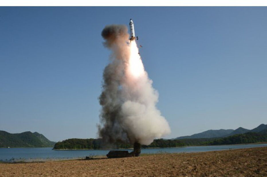 Míssil norte-coreano revela fotografias da Terra