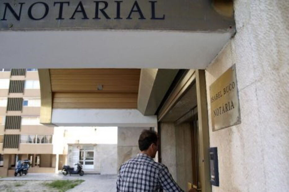 Serviços de Registos e Notariado