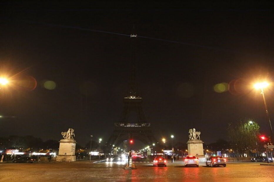 Torre Eiffel, atentados, Manchester, Manchester Arena, terrorismo, Ariana Grande, Reino Unido, mortos, homenagem