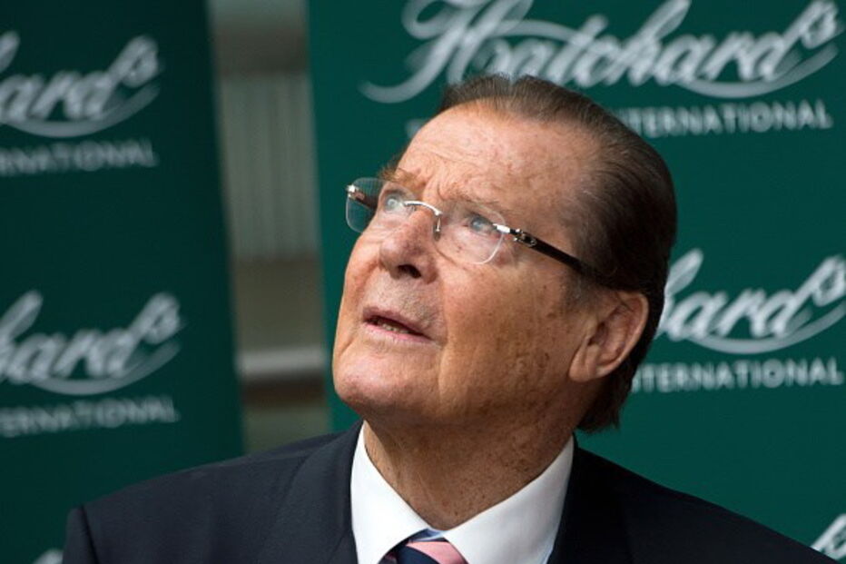O ator Roger Moore