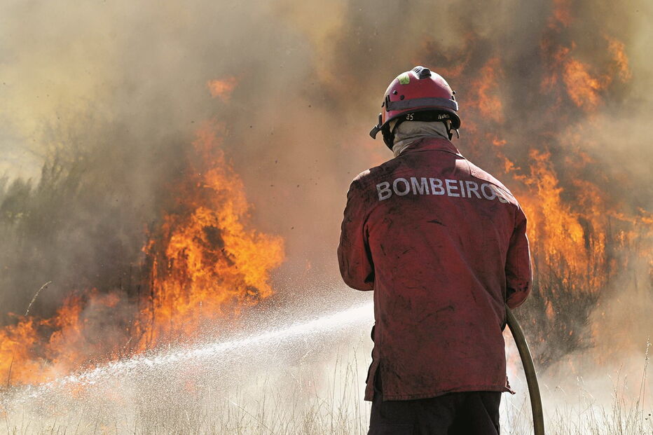Bombeiro alertava a corporação e acionava os meios 