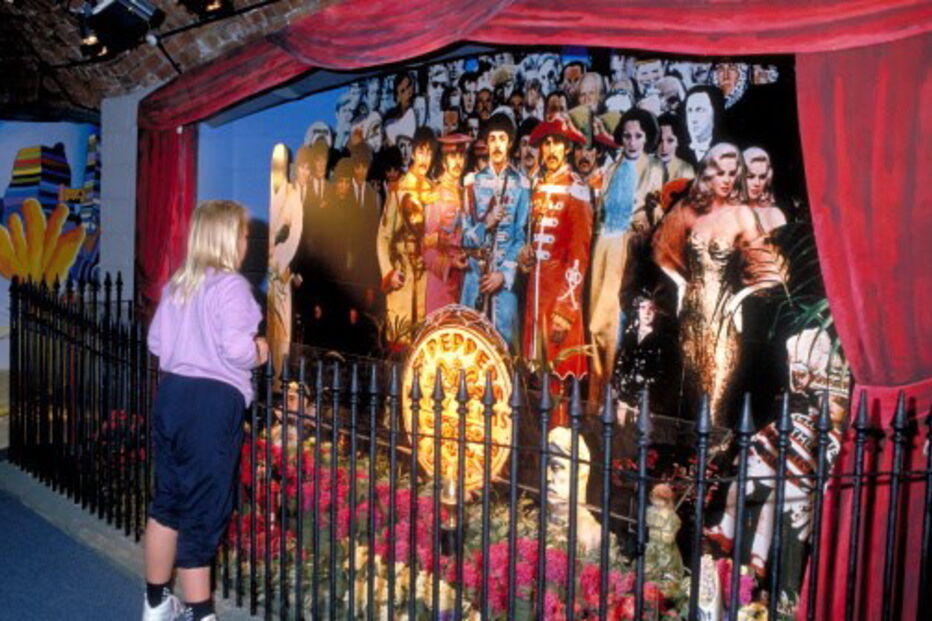 Liverpool celebra os 50 anos do ábum dos Beatles Sgt. Pepper's Lonely Hearts Club Band