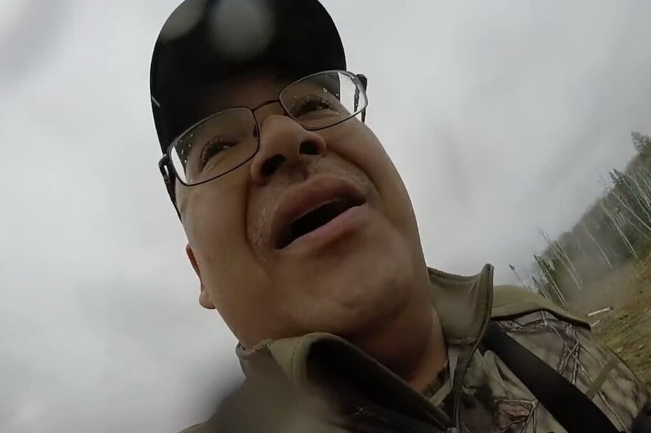 Caçador fila ataque de urso negro