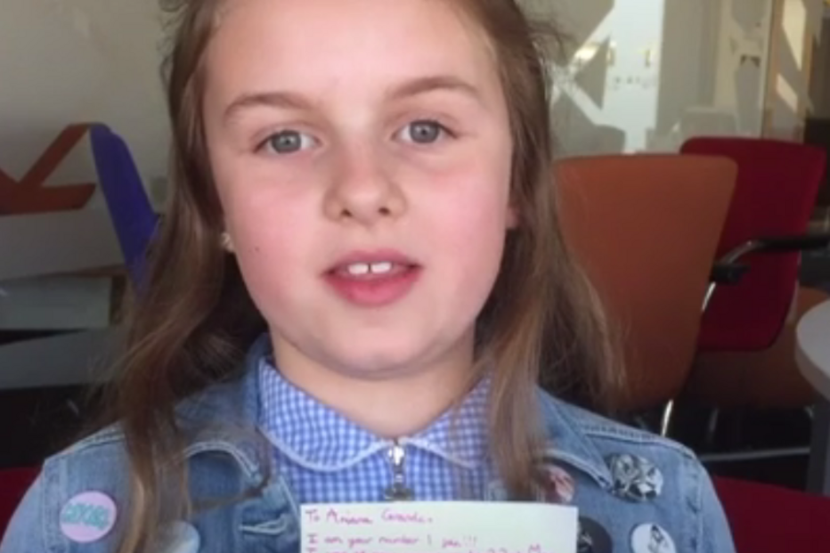 Menina de 10 anos escreve carta a Ariana Grande