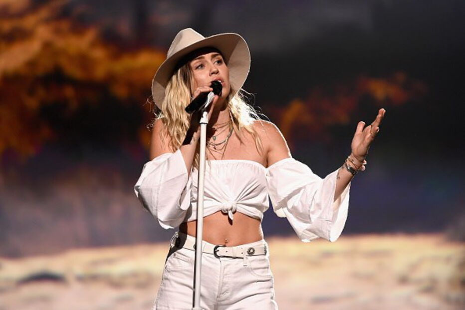 Celebridades, sexo, virgindade, famosos, Beyoncé, Kim Kardashian, Selena Gomez, Justim Bieber, Britney Spears, Miley Cyrus, Kristen Stewart, Taylor Swift, Mila Kunis, Vanessa Hudgens