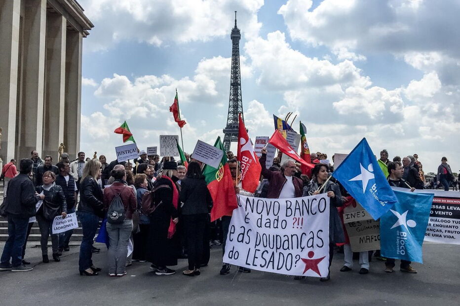 Emigrantes em França procuram solução para dívidas do papel comercial