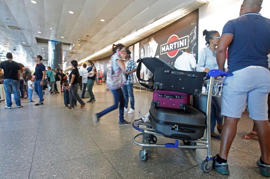 A zona de chegadas do aeroporto de Lisboa