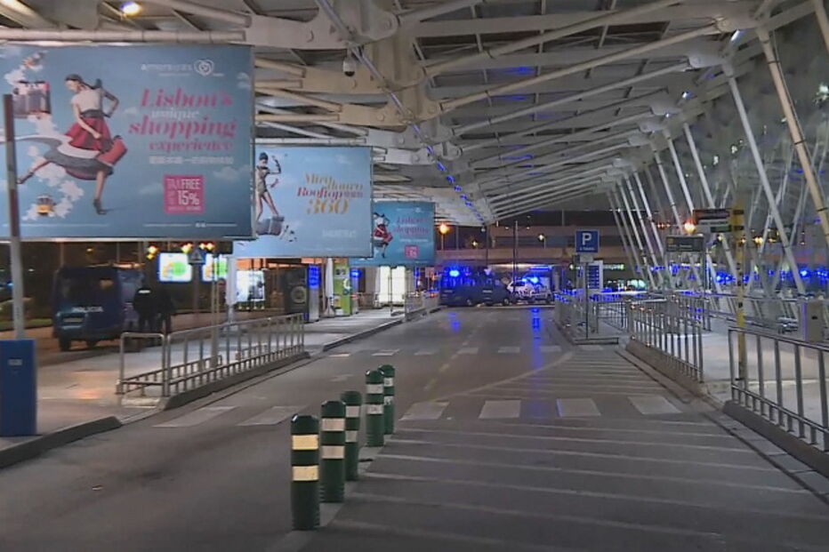 Zona de chegadas do aeroporto de Lisboa