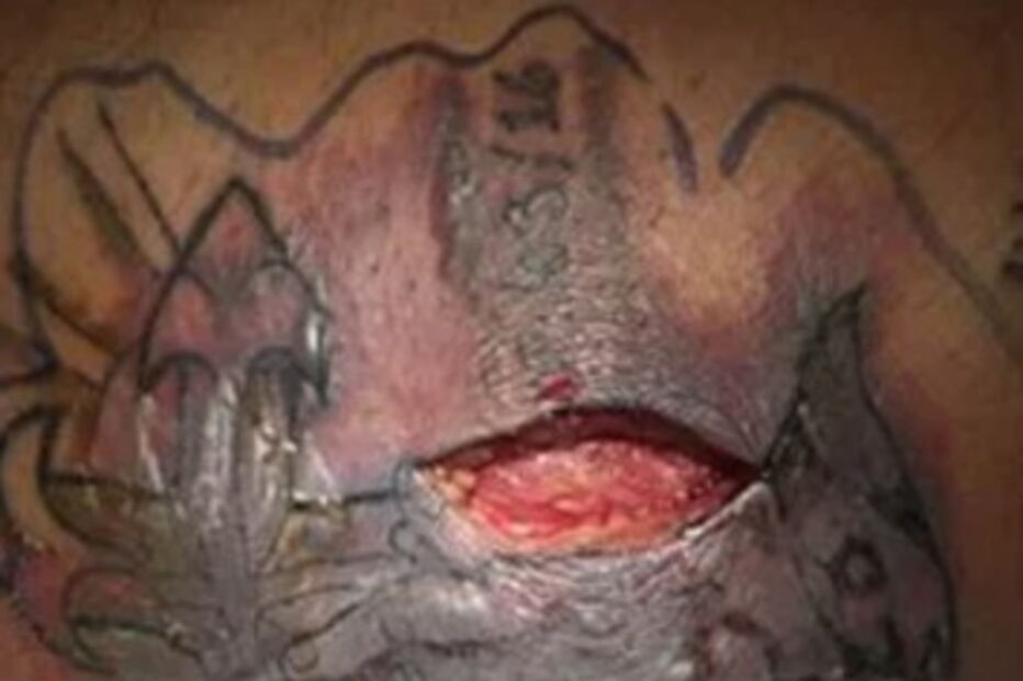 Faz tatuagem e morre após mergulho no mar