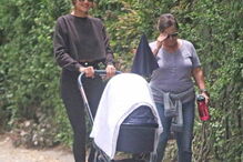 Lea de Seine, Irina Shayk, Los Angeles, Bradley Cooper, Califórnia, cinema, modelo, russa, filha, passear