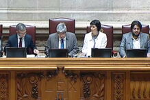 Parlamento discute aplicação de tarifas a condutores da Uber e Cabify