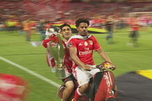 eliseu, jogadro, benfica, defesa, contrato, renova, lateral esquerdo, mota, vespa